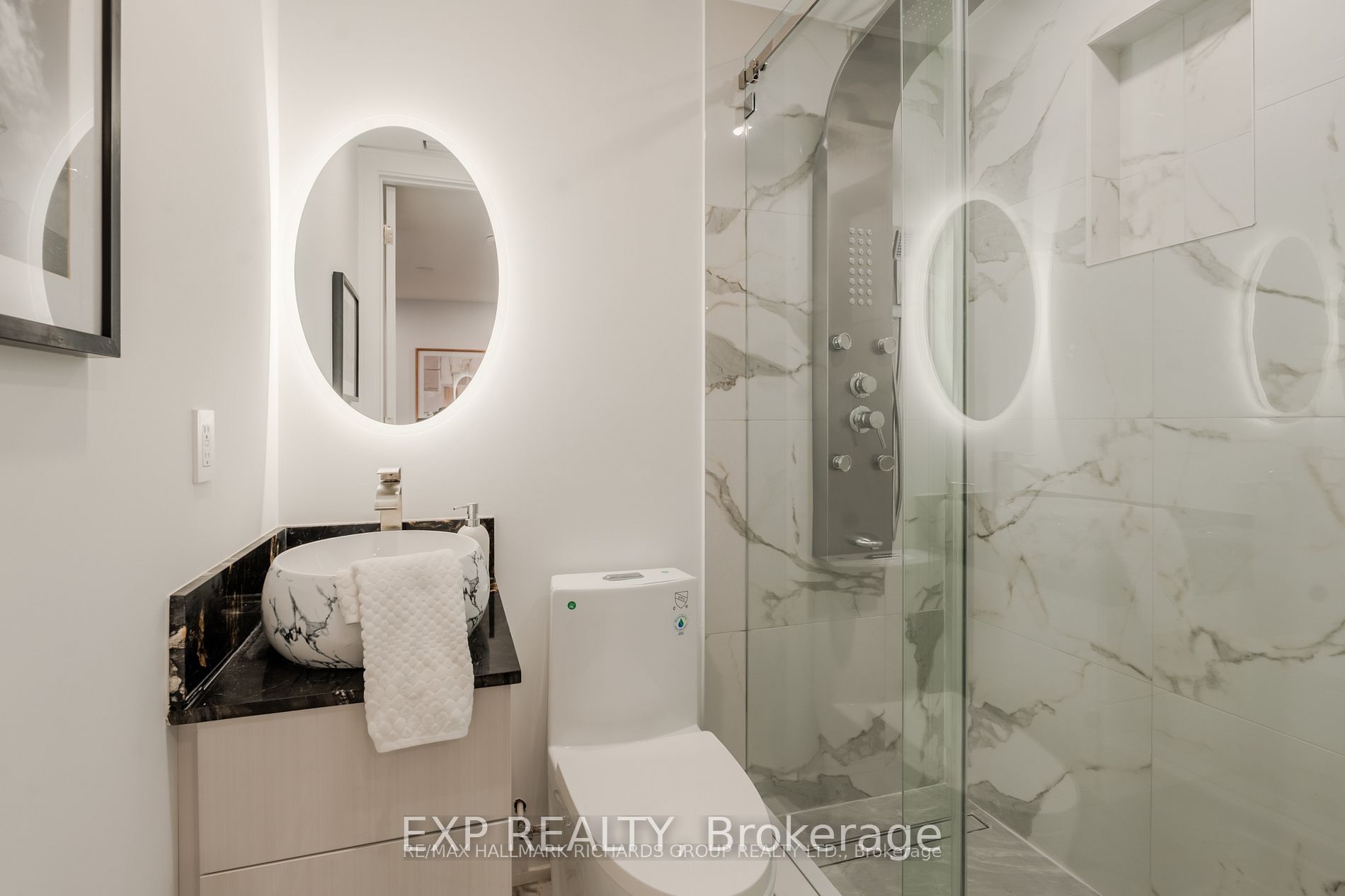 Residential Lease in Toronto E02 4