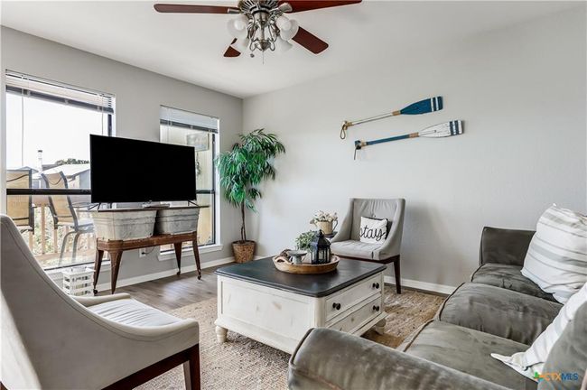 171 Comanche Pt, Townhouse with 3 bedrooms, 3 bathrooms and 2 parking in Point Venture TX | Image 10