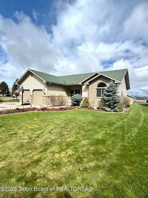30 Miles Meadow Rd, Afton, WY, 83110-7400 | Card Image
