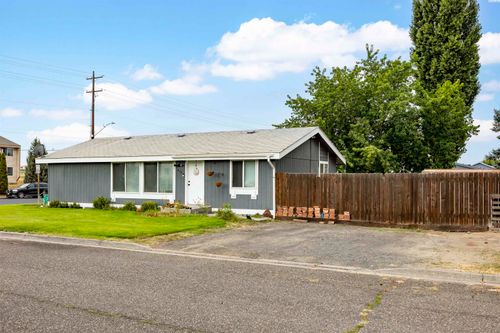 411 N Ephrata Ave, Connell, WA, 99326-4050 | Card Image