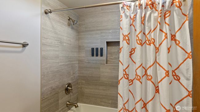 Primary bath | Image 22
