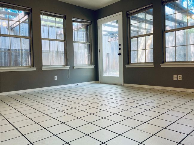 2400 W 7 Th St, House other with 4 bedrooms, 2 bathrooms and 4 parking in Austin TX | Image 17