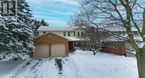 594 Hunters Pl, Waterloo, ON, N2K3L3 | Card Image