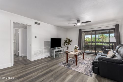 207-3825 E Camelback Rd, Phoenix, AZ, 85018-2643 | Card Image