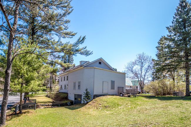 75 Elm St, House other with 5 bedrooms, 2 bathrooms and null parking in Whitefield NH | Image 45