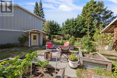 8863 Clarkson Ave, House other with 4 bedrooms, 2 bathrooms and 2 parking in Black Creek BC | Image 3