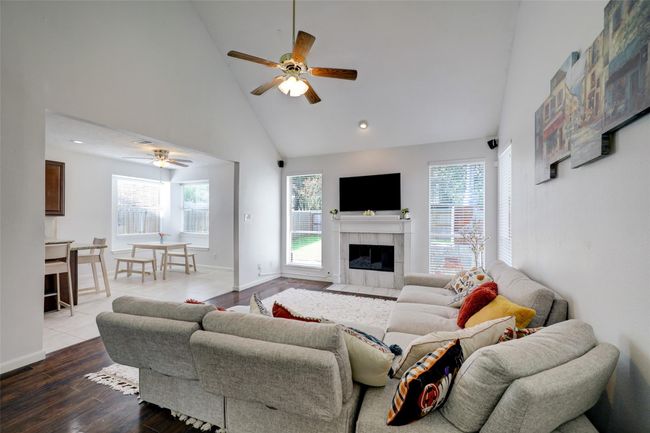 13710 Wheatbridge Dr, House other with 3 bedrooms, 3 bathrooms and 4 parking in Houston TX | Image 8