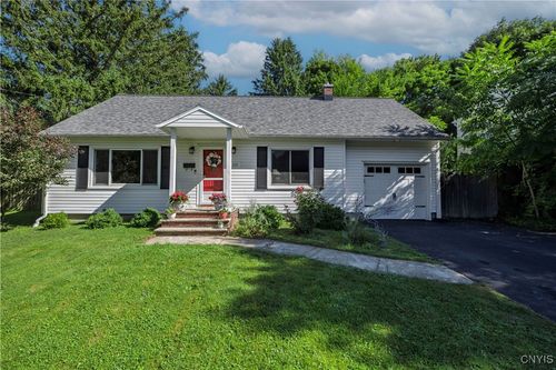 205 Eureka Dr, Manlius, NY, 13104-1218 | Card Image