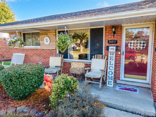 34217 Aztec Dr, Westland, MI, 48185-7028 | Card Image