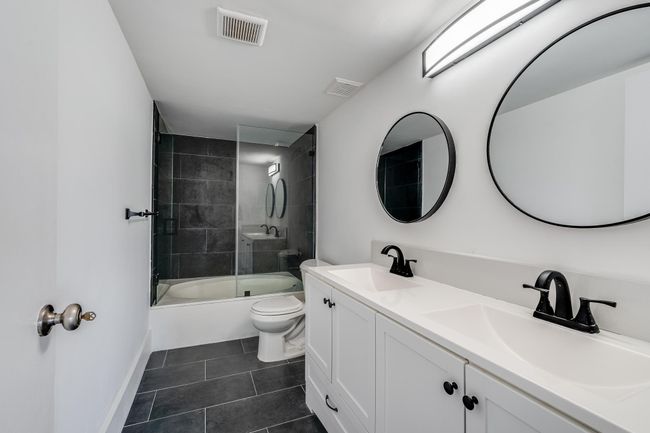 APT-604 - 2200 S Cypress Bend Dr, Condo with 1 bedrooms, 2 bathrooms and null parking in Pompano Beach FL | Image 17