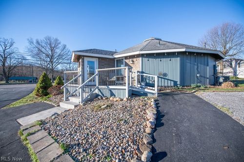 411 W Canal St, Malvern, OH, 44644-9487 | Card Image