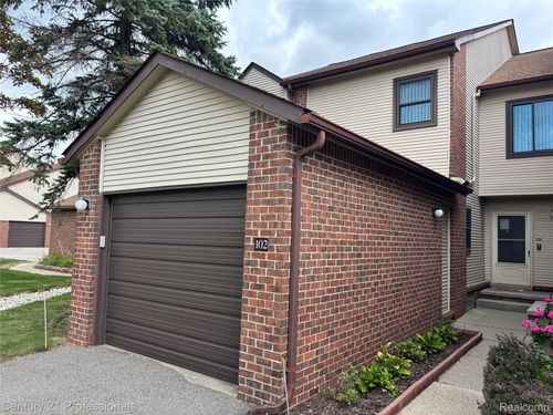 102-6680 Ridgefield Cir, West Bloomfield, MI, 48322-3048 | Card Image