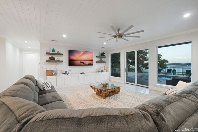 757 County Road 262, House other with 5 bedrooms, 4 bathrooms and null parking in Mico TX | Image 39