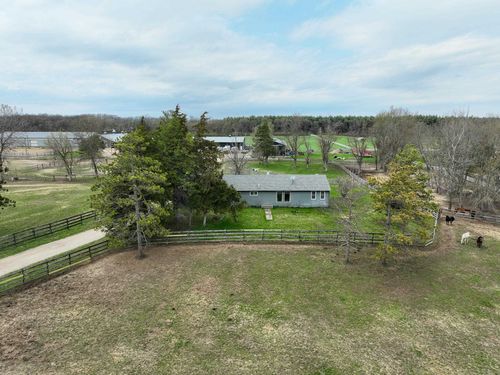 8206 Bull Valley Rd, Bull Valley, IL, 60098-8111 | Card Image