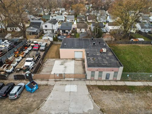 23409 Dequindre Rd, Hazel Park, MI, 48030-2802 | Card Image