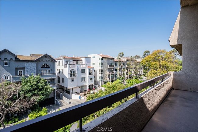 Front view Balcony | Image 9