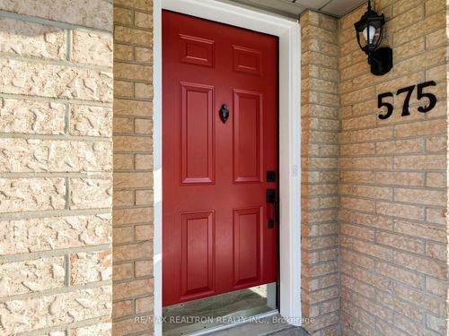 575 Walpole Crescent, Newmarket, ON, L3X2B5 | Card Image