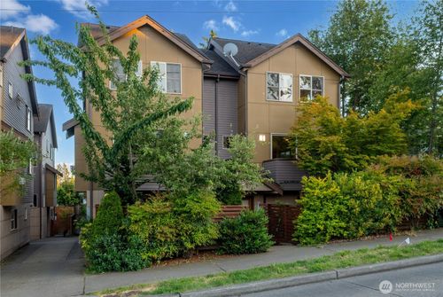 a-923 N 85th St, Seattle, WA, 98103-3931 | Card Image