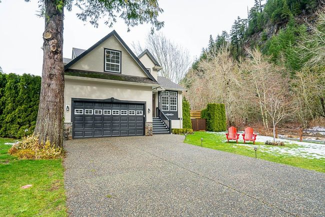 535 Driftwood Avenue, House other with 3 bedrooms, 2 bathrooms and 6 parking in Harrison Hot Springs BC | Image 2
