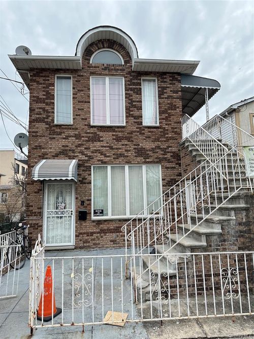 1013 E 82nd St, Brooklyn, NY, 11236-4223 | Card Image