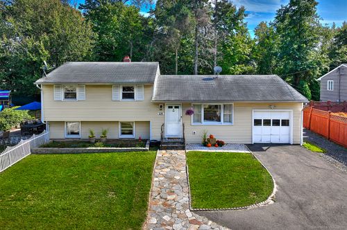 225 Papermill Ln, Fairfield, CT, 06824-5011 | Card Image