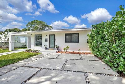 2635 Fillmore St, House other with 2 bedrooms, 1 bathrooms and null parking in Hollywood FL | Image 2