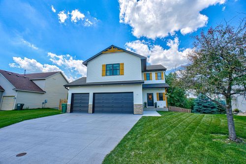21 Windsor Wood Path, Hudson, WI, 54016-7772 | Card Image