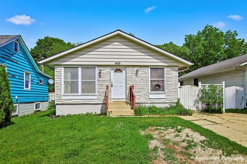 1429 N Pleasant Dr, Round Lake Beach, IL, 60073-1826 | Card Image