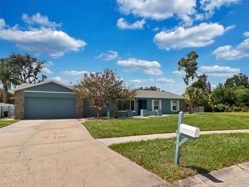 2423 Buckhorn Manor Dr, Valrico, FL, 33594-4777 | Card Image