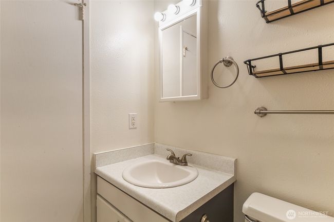 Bathroom | Image 13