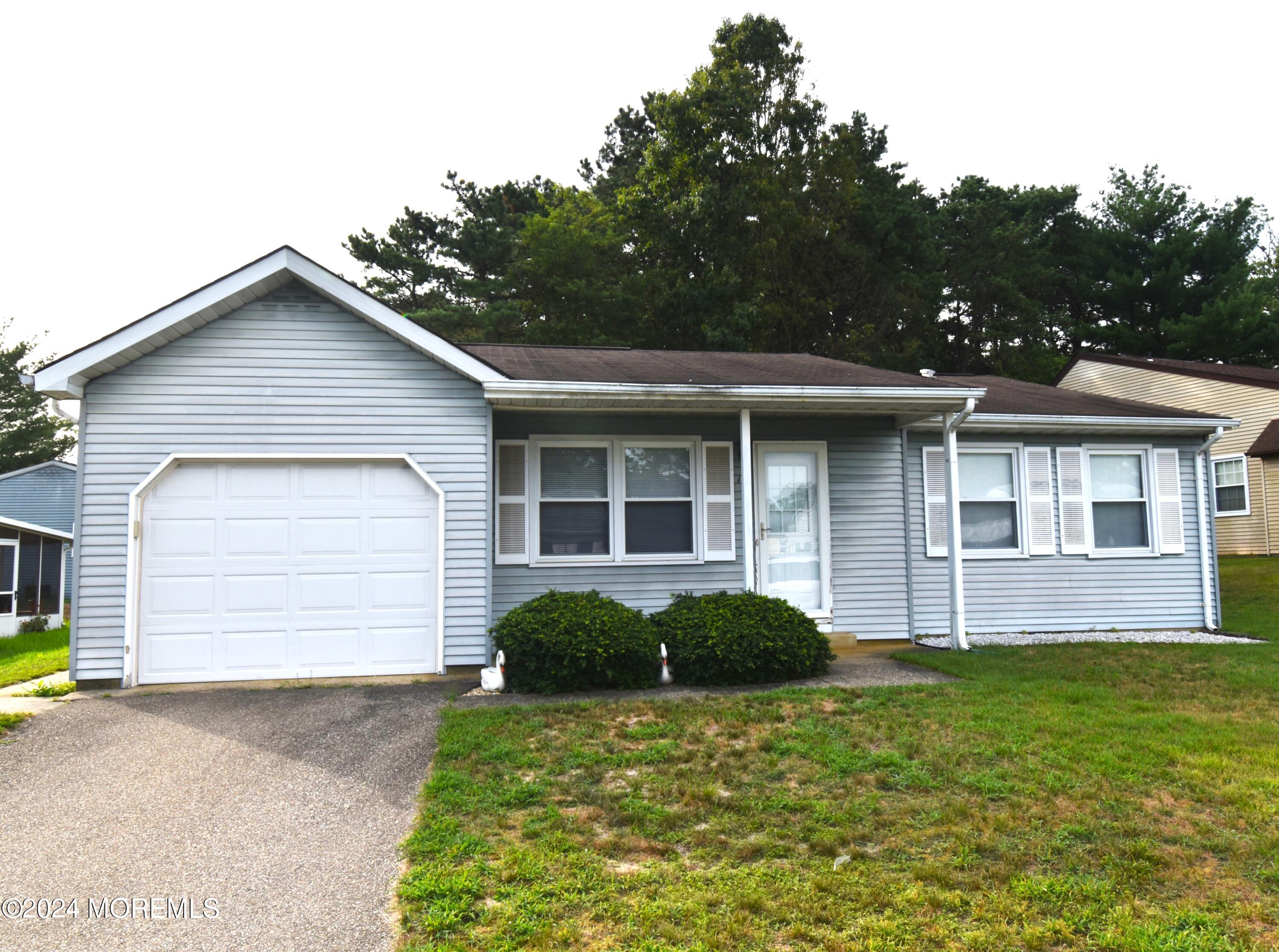 Greenmeadow Ln, Whiting, NJ 08759