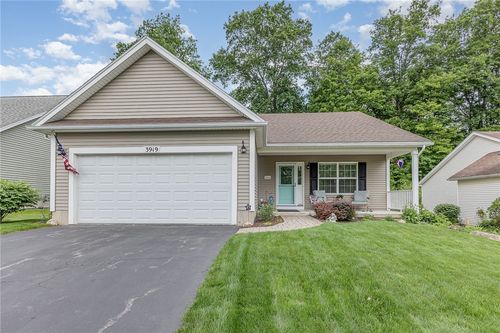 3919 N Park Way, Walworth, NY, 14568-9340 | Card Image