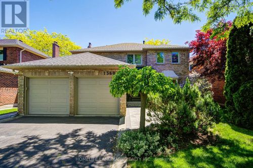1360 Old English Lane, Oakville, ON, L6M2P8 | Card Image