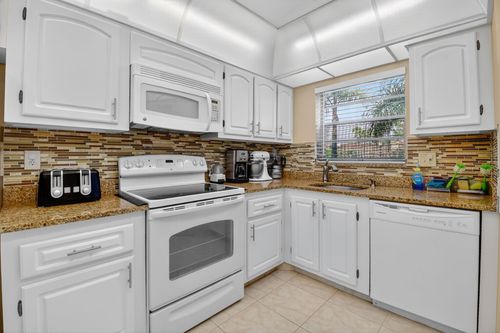apt-206-3810 Via Poinciana, Lake Worth, FL, 33467-2975 | Card Image