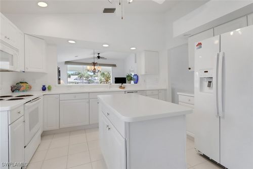 203-6180 Reserve Cir, NAPLES, FL, 34119-4230 | Card Image