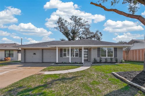 1822 Millwood Dr, Houston, TX, 77008-1149 | Card Image