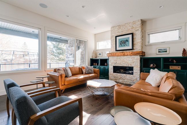 6440 Laurentian Way Sw, House detached with 4 bedrooms, 4 bathrooms and 6 parking in Calgary AB | Image 4