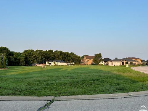 205 Knotted Bend Ct, Lawrence, KS, 66049-7812 | Card Image