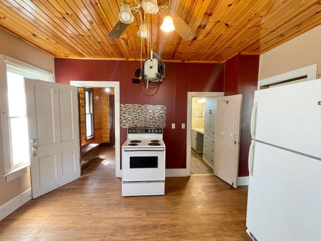 115 S Spring Ave, House other with 4 bedrooms, 1 bathrooms and null parking in Springfield MN | Image 6