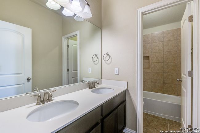27511 Smokey Chase, House other with 4 bedrooms, 4 bathrooms and null parking in Boerne TX | Image 24