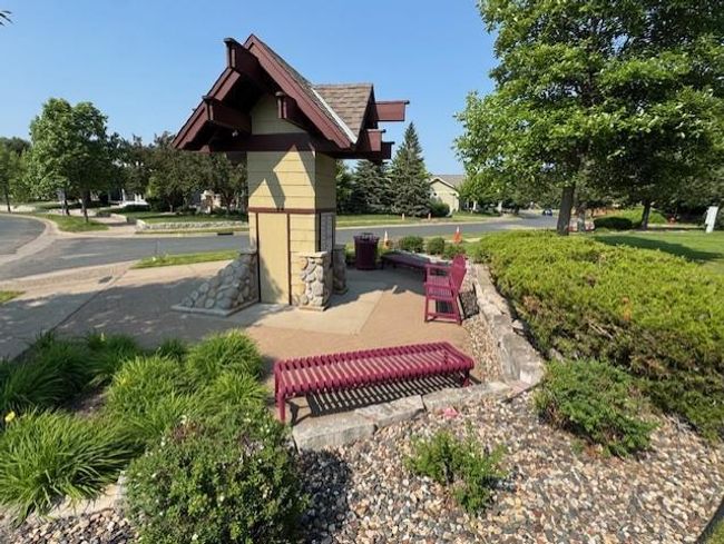 Little Sitting Areas Throughout | Image 43