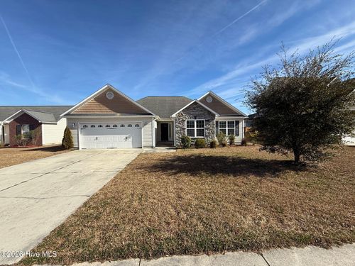 712 Radiant Dr, Jacksonville, NC, 28546-8425 | Card Image