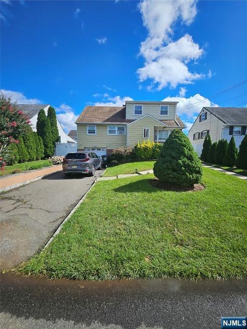136 Isabelle St, Metuchen, NJ, 08840-2804 | Card Image