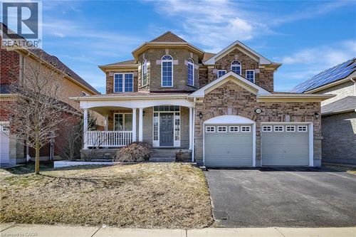 320 Robert Ferrie Dr, Kitchener, ON, N2P2Y7 | Card Image