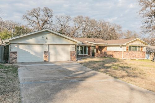 632 Forest Ln, Hurst, TX, 76053-4908 | Card Image