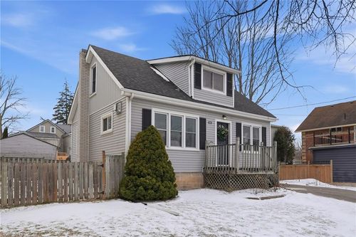 196 Queen St W, Fergus, ON, N1M1S7 | Card Image