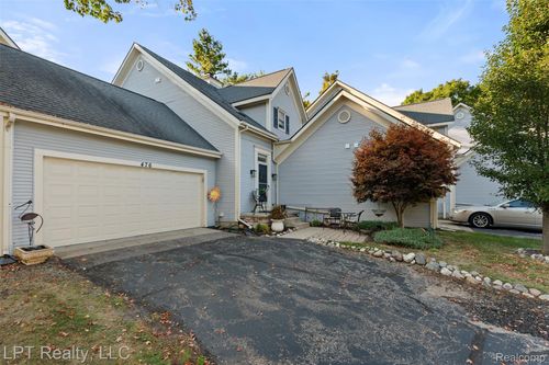 476 Remington Ct, Fenton, MI, 48430-3108 | Card Image