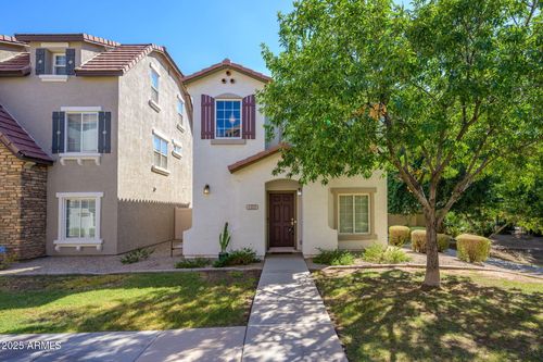 1322 S Owl Dr, Gilbert, AZ, 85296-8471 | Card Image