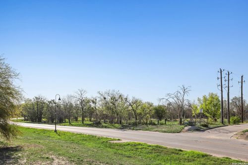 2314 E Chavaneaux Rd, San Antonio, TX, 78214-3700 | Card Image