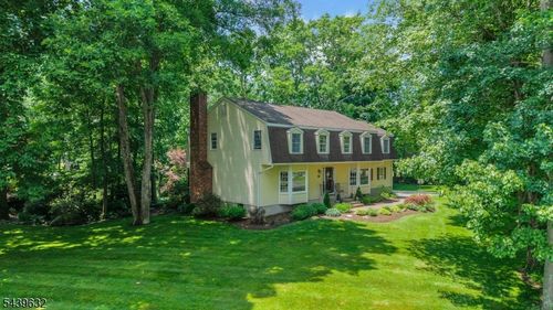 20 Lark Ln, Oak Ridge, NJ, 07438-9170 | Card Image